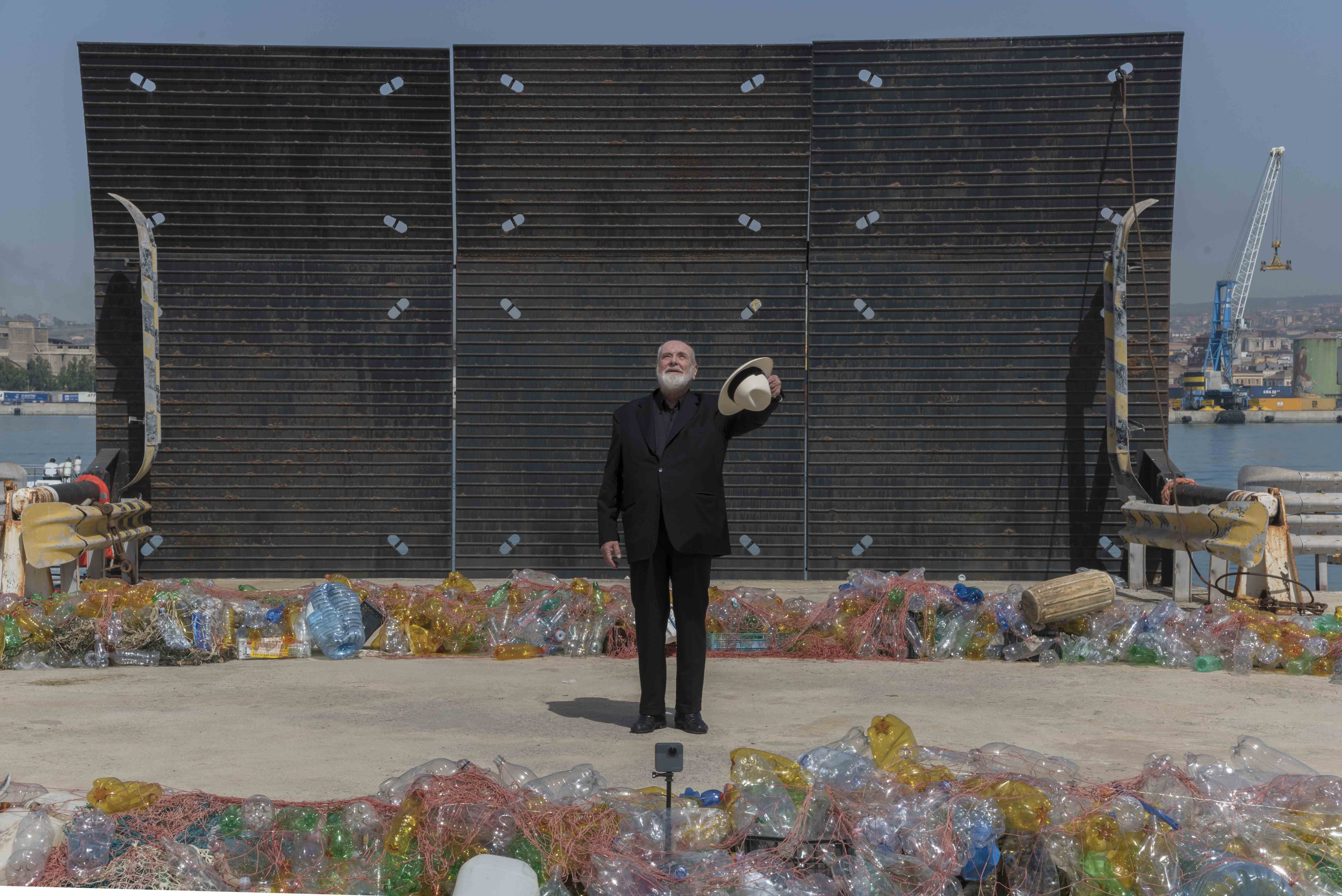 Il Mare e la plastica Michelangelo Pistoletto